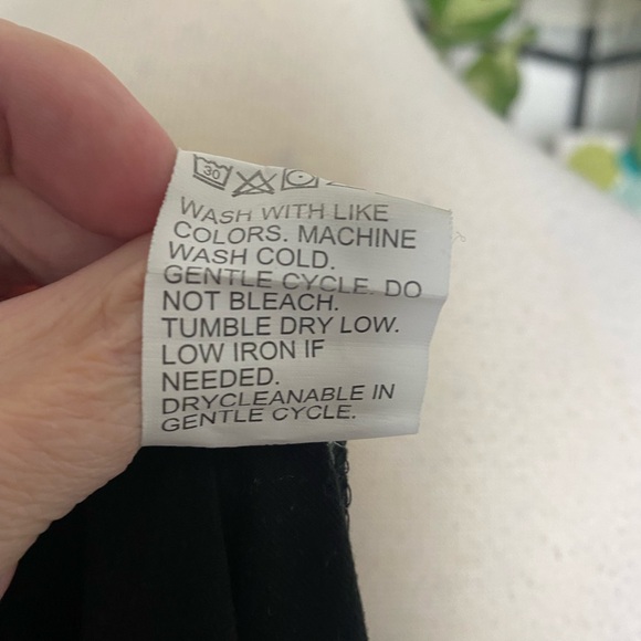 Bundle SHEIN Curve “What The Fucculent” t-shirt black matching post earrings - Picture 8 of 10